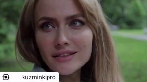 под кофтой ничего нет