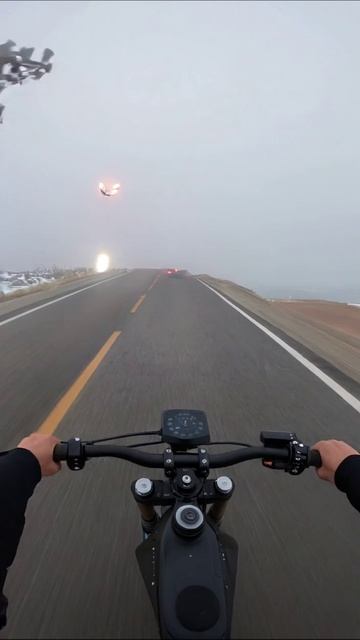 Туманное велопутешествие по дороге #велосипед #путешествие #туман