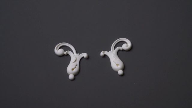 Декоративные накладки NPU-303R+L: парный орнамент из полиуретана для углов и панелей