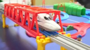 Для детей. Паровозик томас и его друзья. Железная дорога  для детей