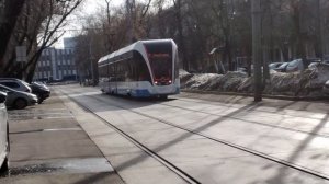 Трамвай Витязь по маршруту 30 едет по Коптевской улице.