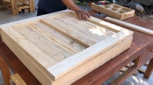 Настенный стол с уникальным шкафом для хранения