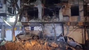 Все больше зданий в Тегеране после ракетных обстрелов превращаются в руины.