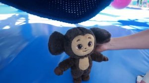 Маленькая Вера - Маленькая Вера ищет Чебурашку в парке развлечений (1080P_60FPS)