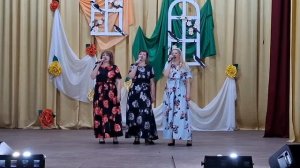 "Расцвела черемуха".