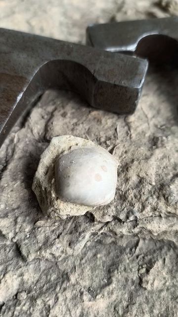 Если долго смотреть в камень то он посмотрит в тебя 2