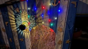 Преобразили будку - теперь шторки и свет есть.