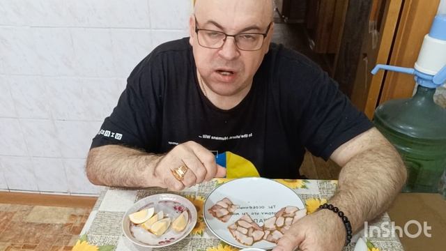 Мукбанг. Грудинка, копчёные яйца и кофе. Существа в черном море.