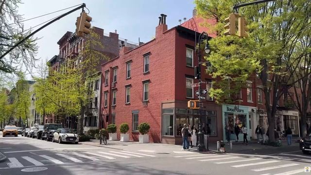 Оживленный весенний день в Вест-Виллидж, Нью-Йорк🌹🌸