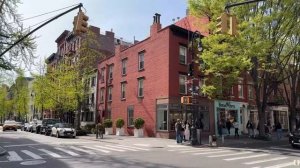 Оживленный весенний день в Вест-Виллидж, Нью-Йорк🌹🌸