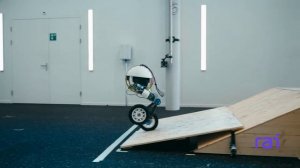 Roadrunner — двуногий колесный робот для мультимодального передвижения