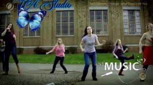 Kelly Clarkson  ( TA Studio 2026 )