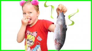 Милана с папой поймали золотую рыбку