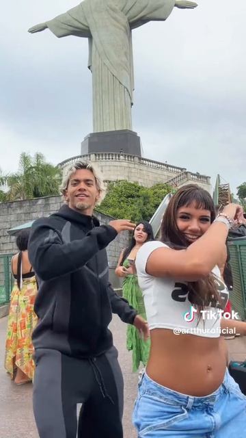 v1c044g50000d6i964vog65k417ou540