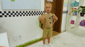 Влад и Ники. Крис и его друзья играют с воздушными шариками — Забавная история для детей