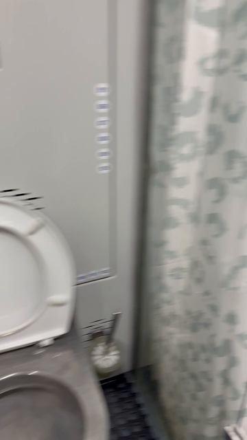 Туалет в поезде купе вагон поезд март 2026