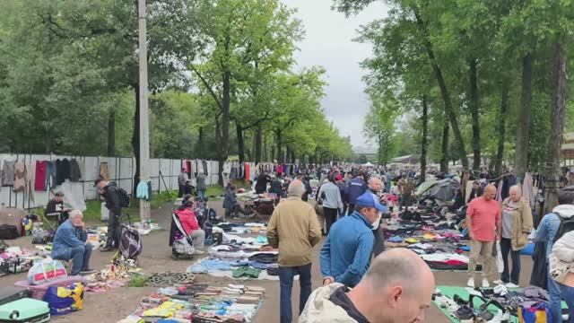Блошиный рынок на Удельной.