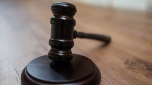 Первый удар по алгоритмам: как 20‑летняя девушка выиграла суд у соцсетей и что это значит