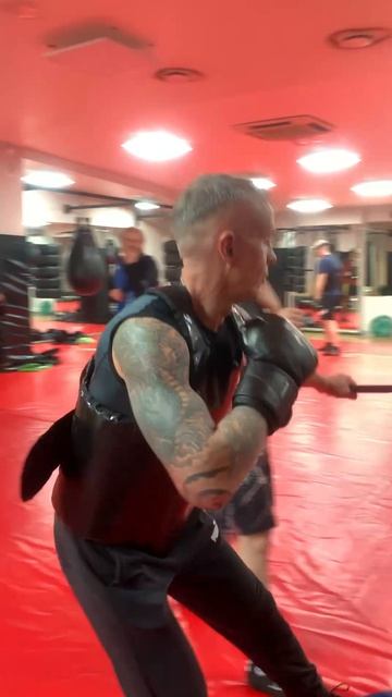 👀Уход с линии атаки, укол