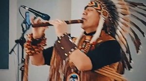 Перуанский Индеец в Московском Метро