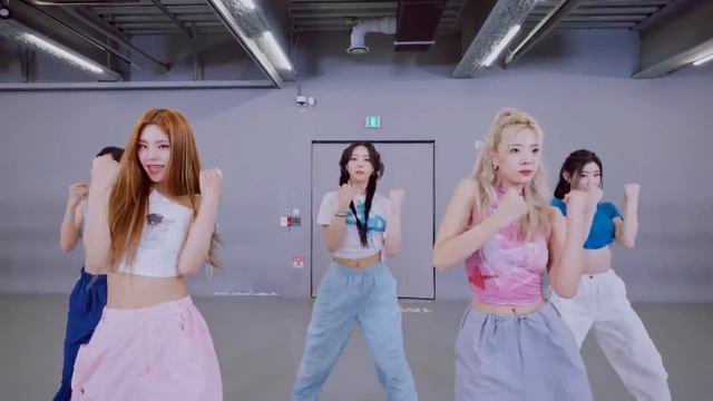 Itzy “None of my business”