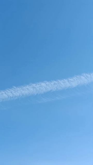 LIVE:ОГО ОТ ЧЕГО?  КАКОЙ СЛЕД В НЕБЕ! #shorts #live#super#тольятти