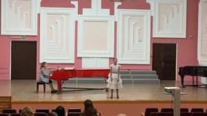 Скурихина Мария, ДМШ №10,1. Ф.Шуберт «Розочка на поле»  2.А.Касимова «Чайки свободные крылья»