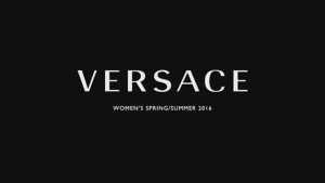 Показ женской коллекции Versace весна-лето 2016