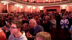 Виталий Королев поздравил актрису Наину Хонину,  удостоенную специальной премии "Золотой маски"