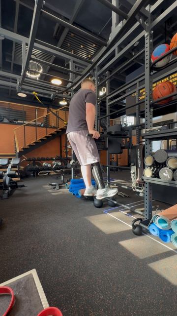 Тренировка на протезе бедра 🔥