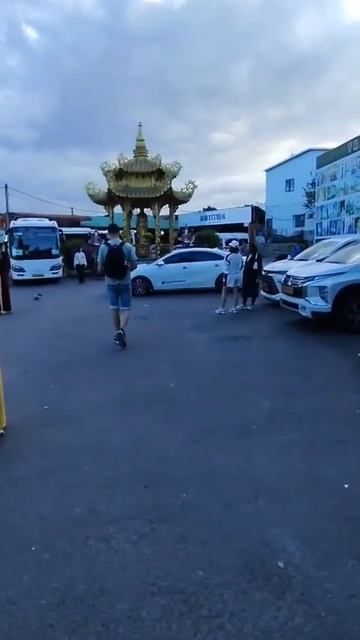 Красивая пагода в Далате (Вьетнам). Beautiful pagoda in Dalat (Vietnam)