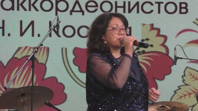 "Оттепель" Поёт Гульнара Макшанова - солистка группы "Мечта" Новосибирского Метрополитена