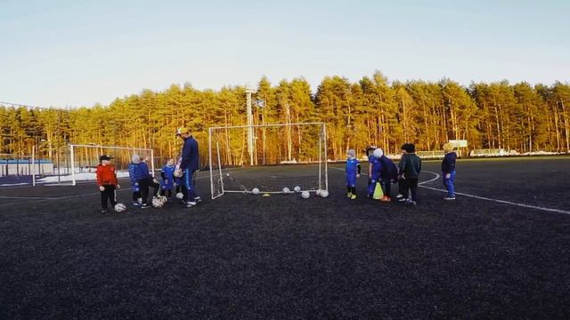 Весенняя тренировка по футболу юных 