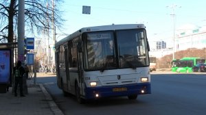 Автобус НефАЗ-5299-20-32 борт. №1838 маршрут 57 на остановке "Площадь Труда"