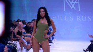 Модели на подиуме 164