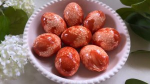 Пасхальные яйца | Яйца в луковой шелухе | Покраска яиц к Пасхе | Как покрасить яйца на Пасху