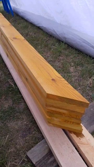 Усилили каркас баньки гвоздями. Готовим стропила.