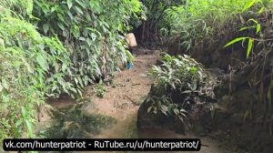 Примитивная рыбалка: как горский мальчик ловит рыбу и с радостью везёт её в деревню на продажу!