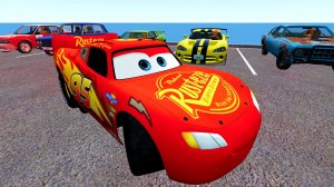 Молния Маквин и 5 машин: Эпичное падение с обрыва! 🏎️💥 BeamNG.drive