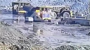 Смертельное ДТП на угольном разрезе: БелАЗ столкнулся с УАЗом  В Углегорском районе.
