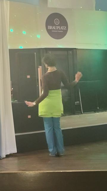 Танци в ресторане 2