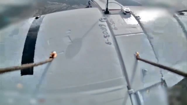 Русский дрон перехватчик выжигает хохлячий камикадзе