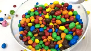 Ищем в Конфетах Игрушки из Мультиков Машинки Тачки Дисней Молния Маккуин Тоботы Хот Вилс Щенячий Пат