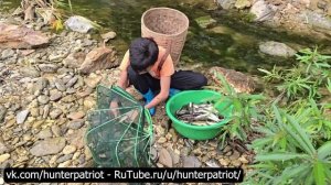 Древняя техника ловли рыбы: перекрытие ручья камнями и установка ловушек для богатого улова продажу!