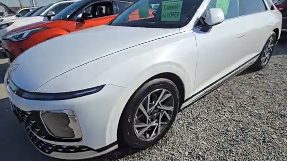 Авторынок Бишкека на 29 марта. Рядом с навесом