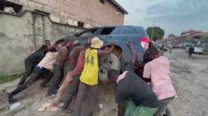 Африканские автосервисы. Небольшая подборка. Когда палки давно закончились