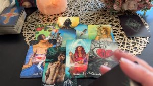 Он срочно хочет поговорить с тобой 🙋♂️❤️🔥💐Расклад по вариантам