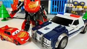 МУЛЬТИКИ ПРО МАШИНКИ 🚗 МОЛНИЯ МАКВИН РАЗОГНАЛСЯ ДО ЗАПРЕДЕЛЬНОЙ СКОРОСТИ . КТО ЕГО СМОЖЕТ ДОГНАТЬ?