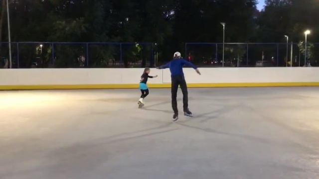 Изучаем дорожку шагов на роликовых коньках, инлайн.
