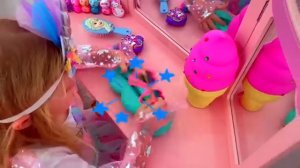 Настя_меняет_наряды_и_просит_косметику_у_папы